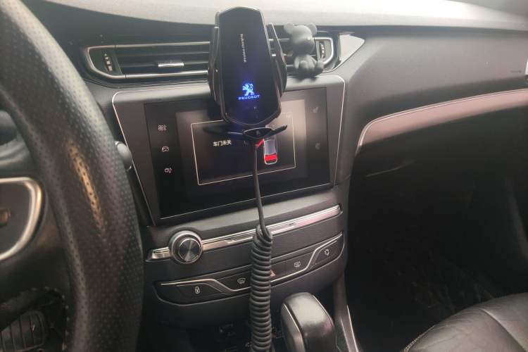 Used Peugeot 408 2016 1.6T Automatic Luxury Edition Audio And AC Panel