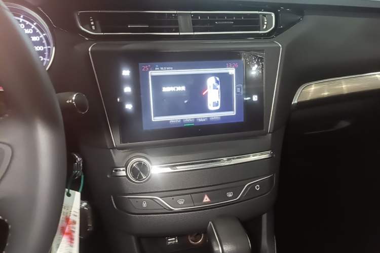 Used Peugeot 408 2016 1.6T Automatic Luxury Edition Audio And AC Panel