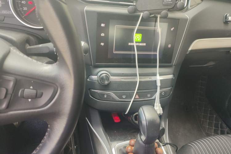 Used Peugeot 408 2016 1.6T Automatic Luxury Edition Audio And AC Panel