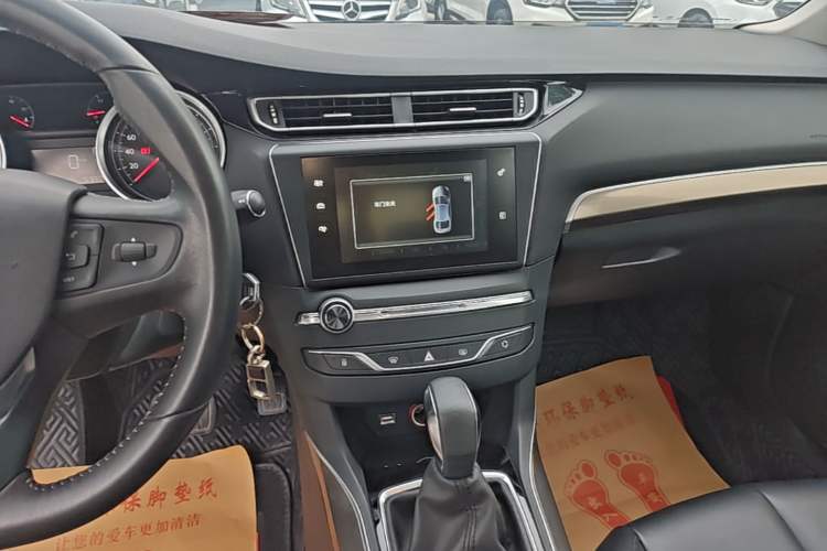 Used Peugeot 408 2016 1.6T Automatic Luxury Edition Audio And AC Panel