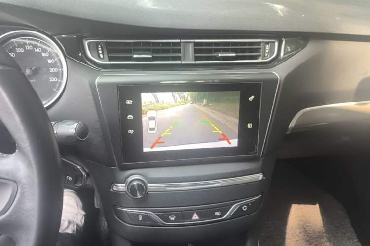 Used Peugeot 408 2016 1.6T Automatic Luxury Edition Audio And AC Panel