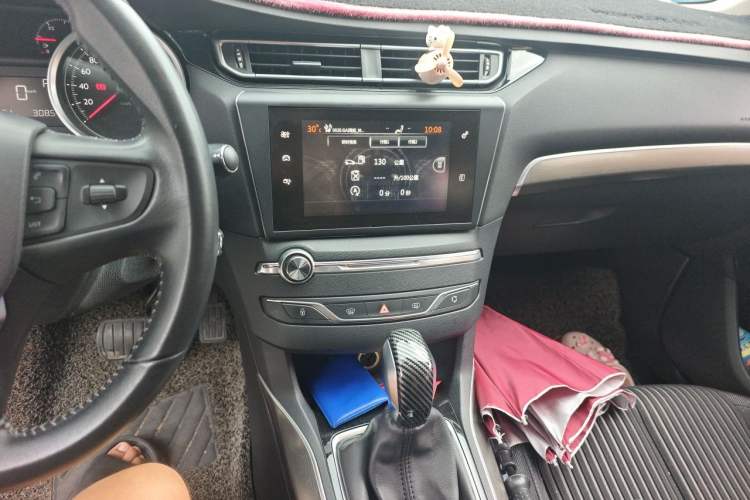 Used Peugeot 408 2016 1.6T Automatic Luxury Edition Audio And AC Panel