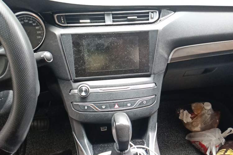 Used Peugeot 408 2016 1.6T Automatic Luxury Edition Audio And AC Panel