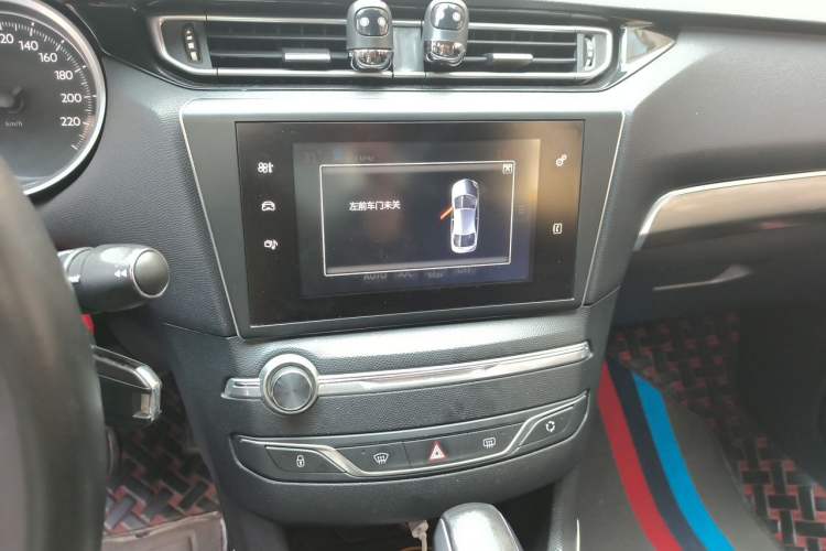 Used Peugeot 408 2016 1.6T Automatic Luxury Edition Audio And AC Panel