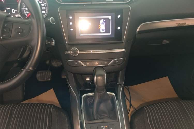 Used Peugeot 408 2016 1.6T Automatic Luxury Edition Audio And AC Panel