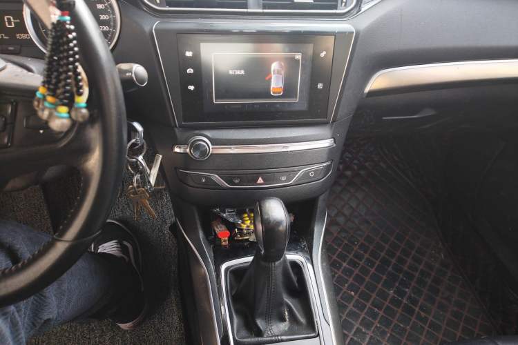Used Peugeot 408 2016 1.6T Automatic Luxury Edition Audio And AC Panel