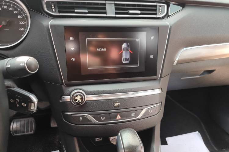 Used Peugeot 408 2016 1.6T Automatic Luxury Edition Audio And AC Panel