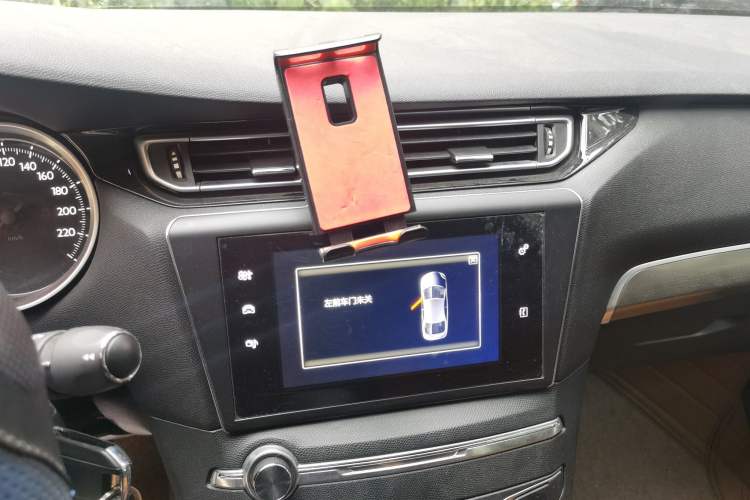 Used Peugeot 408 2016 1.6T Automatic Luxury Edition Audio And AC Panel