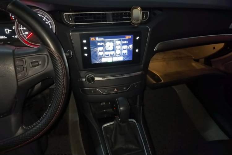 Used Peugeot 408 2016 1.6T Automatic Luxury Edition Audio And AC Panel