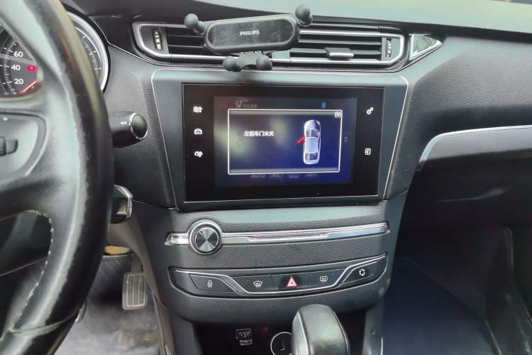 Used Peugeot 408 2016 1.6T Automatic Luxury Edition Audio And AC Panel