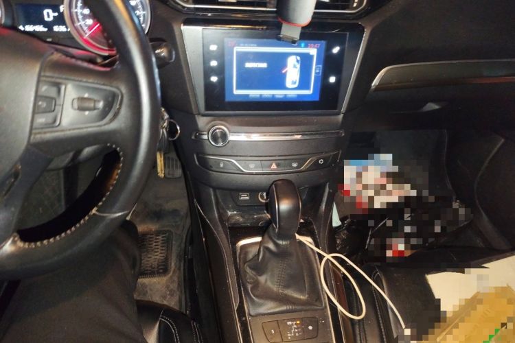 Used Peugeot 408 2016 1.6T Automatic Luxury Edition Audio And AC Panel