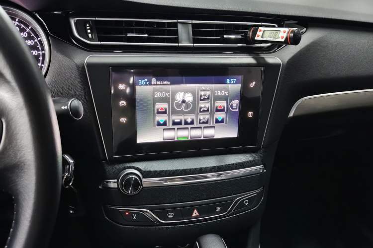 Used Peugeot 408 2016 1.6T Automatic Luxury Edition Audio And AC Panel