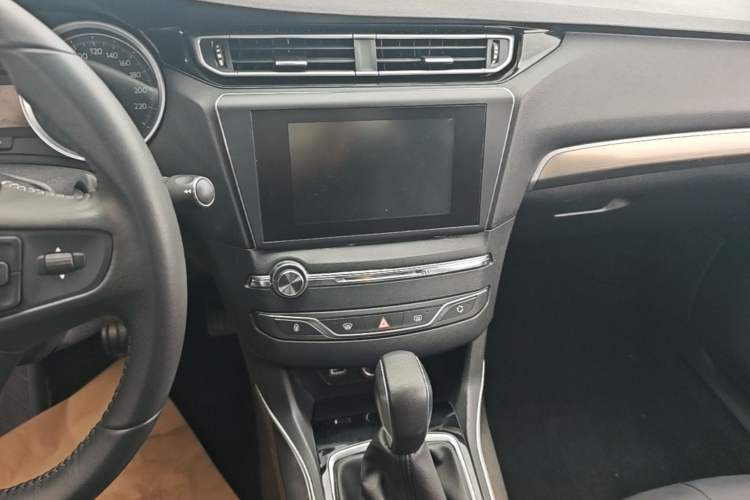 Used Peugeot 408 2016 1.6T Automatic Luxury Edition Audio And AC Panel