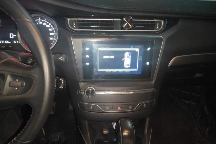 Used Peugeot 408 2016 1.6T Automatic Luxury Edition Audio And AC Panel