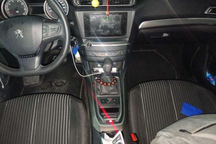 Used Peugeot 408 2016 1.6T Automatic Luxury Edition Audio And AC Panel