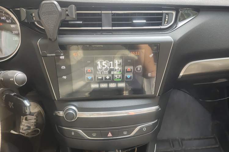 Used Peugeot 408 2016 1.6T Automatic Luxury Edition Audio And AC Panel