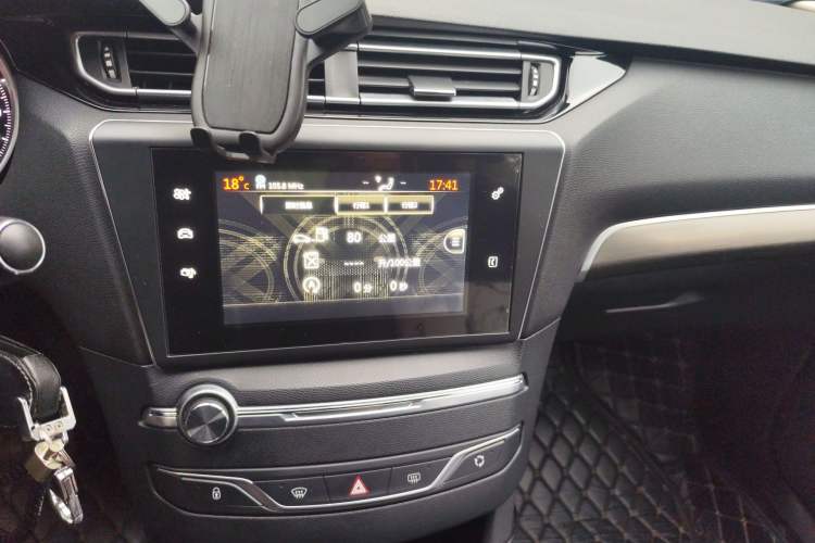 Used Peugeot 408 2016 1.6T Automatic Luxury Edition Audio And AC Panel