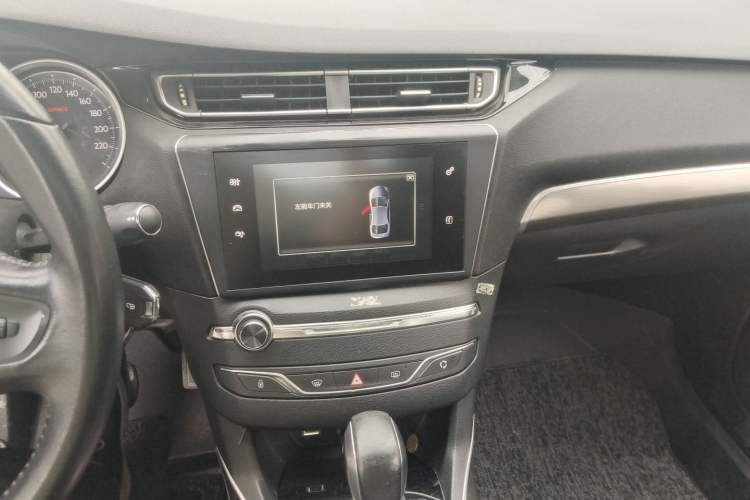 Used Peugeot 408 2016 1.6T Automatic Luxury Edition Audio And AC Panel
