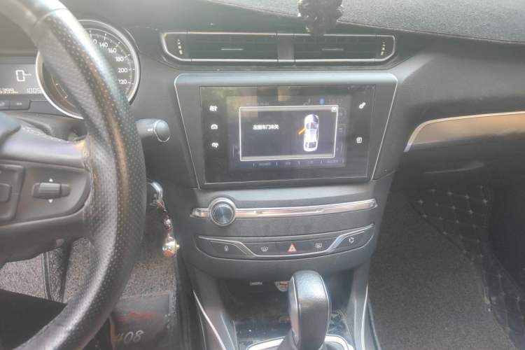 Used Peugeot 408 2016 1.6T Automatic Luxury Edition Audio And AC Panel
