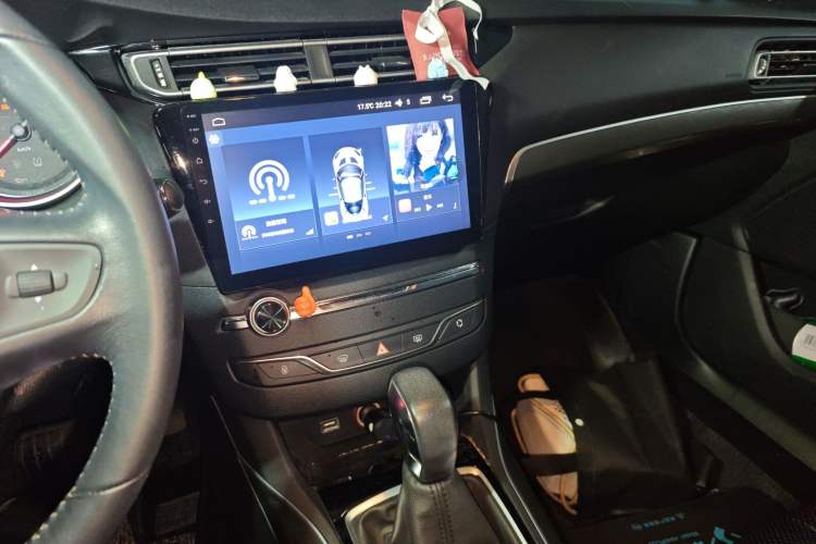 Used Peugeot 408 2016 1.6T Automatic Luxury Edition Audio And AC Panel