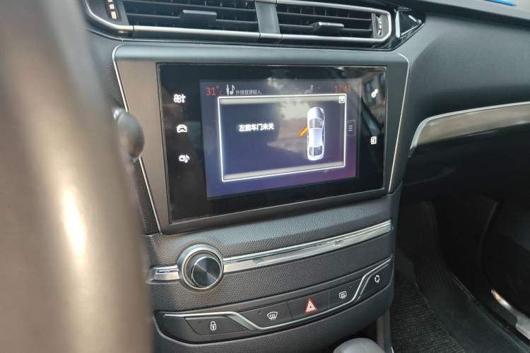 Used Peugeot 408 2016 1.6T Automatic Luxury Edition Audio And AC Panel