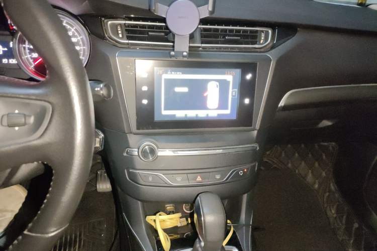 Used Peugeot 408 2016 1.6T Automatic Luxury Edition Audio And AC Panel
