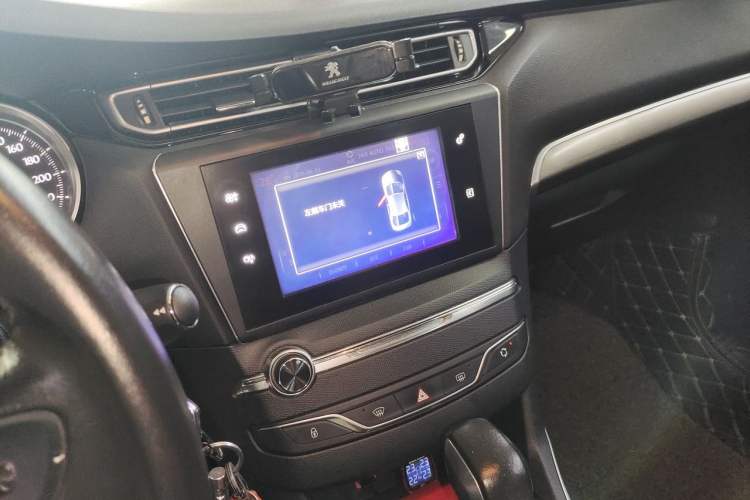 Used Peugeot 408 2016 1.6T Automatic Luxury Edition Audio And AC Panel