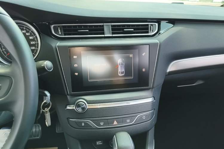 Used Peugeot 408 2016 1.6T Automatic Luxury Edition Audio And AC Panel