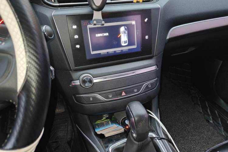 Used Peugeot 408 2016 1.6T Automatic Luxury Edition Audio And AC Panel