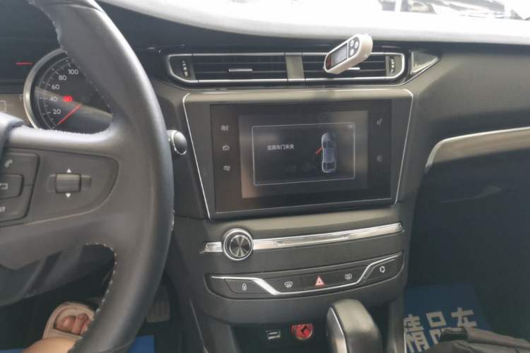 Used Peugeot 408 2016 1.6T Automatic Luxury Edition Audio And AC Panel