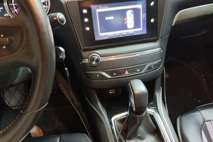 Used Peugeot 408 2016 1.6T Automatic Luxury Edition Audio And AC Panel