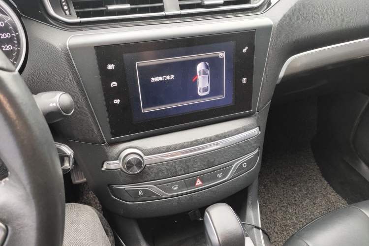 Used Peugeot 408 2016 1.6T Automatic Luxury Edition Audio And AC Panel