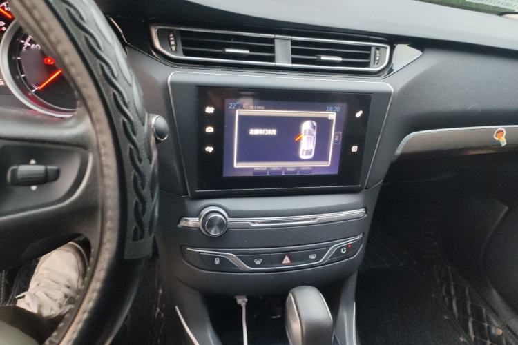 Used Peugeot 408 2016 1.6T Automatic Luxury Edition Audio And AC Panel