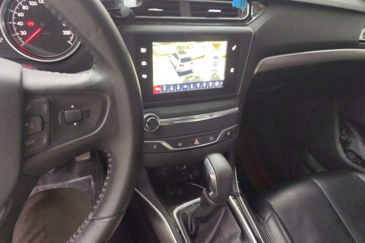 Used Peugeot 408 2016 1.6T Automatic Luxury Edition Audio And AC Panel