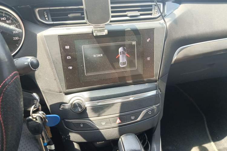 Used Peugeot 408 2016 1.6T Automatic Luxury Edition Audio And AC Panel