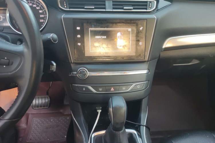 Used Peugeot 408 2016 1.6T Automatic Luxury Edition Audio And AC Panel