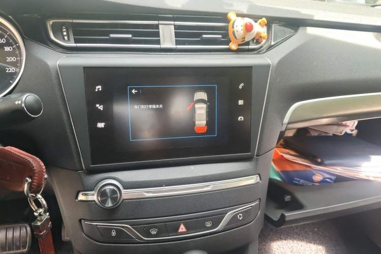 Used Peugeot 408 2016 1.6T Automatic Luxury Edition Audio And AC Panel
