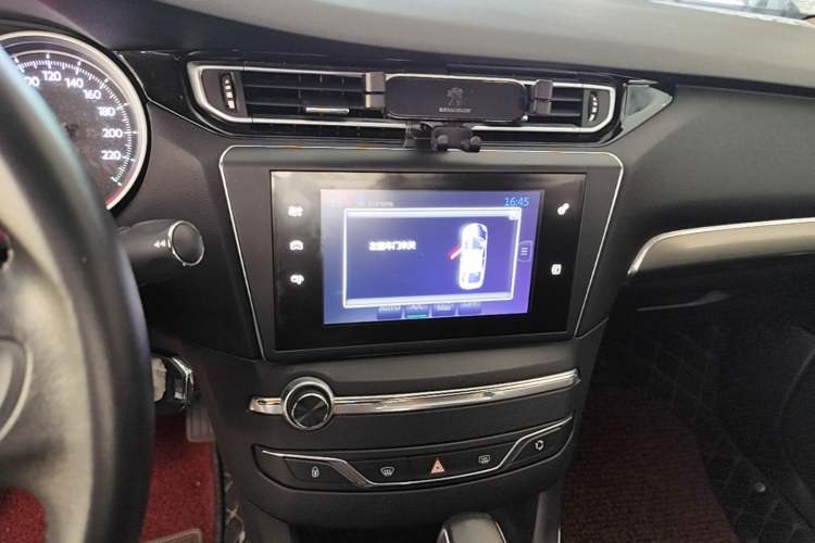 Used Peugeot 408 2016 1.6T Automatic Luxury Edition Audio And AC Panel