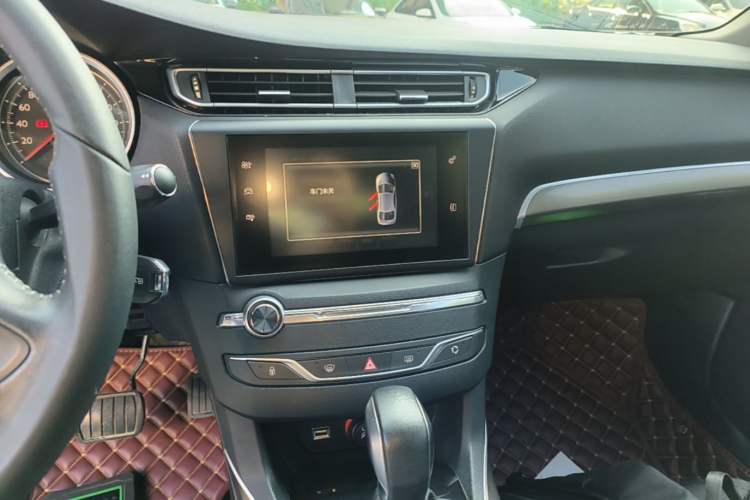 Used Peugeot 408 2016 1.6T Automatic Luxury Edition Audio And AC Panel
