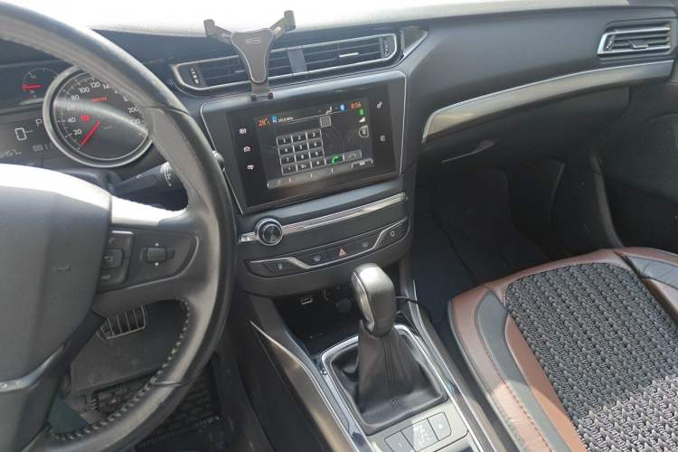 Used Peugeot 408 2016 1.6T Automatic Luxury Edition Audio And AC Panel