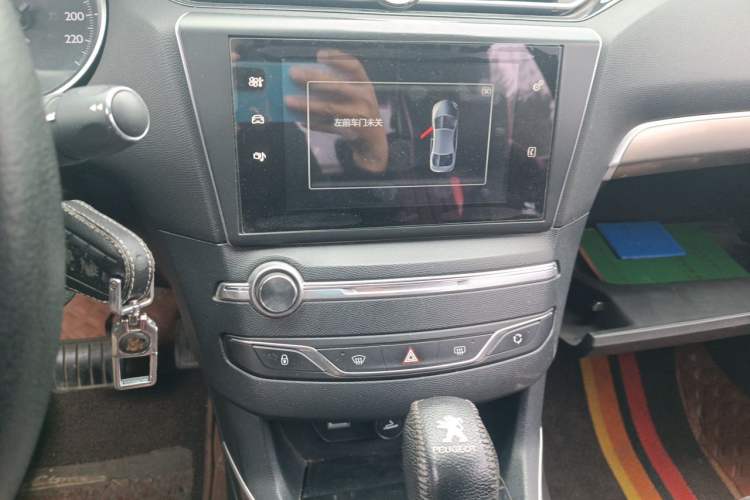 Used Peugeot 408 2016 1.6T Automatic Luxury Edition Audio And AC Panel