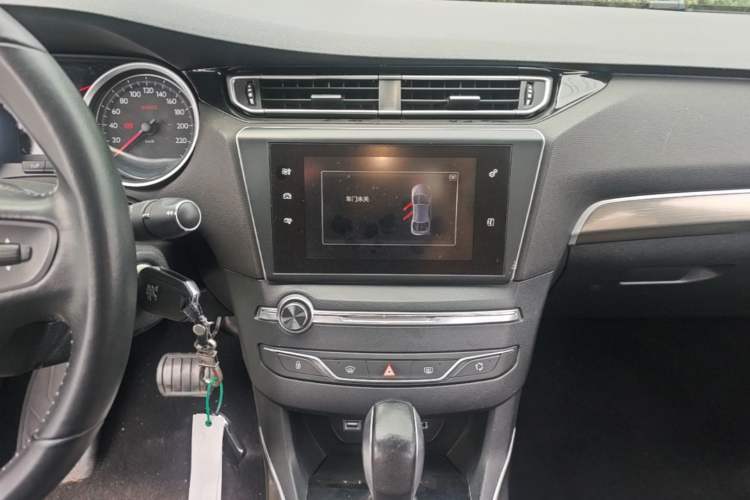 Used Peugeot 408 2016 1.6T Automatic Luxury Edition Audio And AC Panel