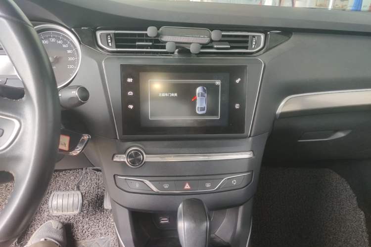 Used Peugeot 408 2016 1.6T Automatic Luxury Edition Audio And AC Panel