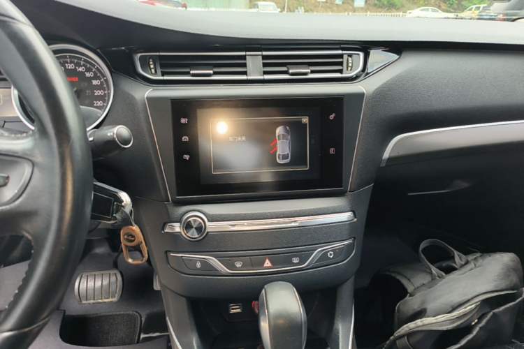 Used Peugeot 408 2016 1.6T Automatic Luxury Edition Audio And AC Panel