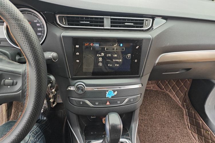 Used Peugeot 408 2016 1.6T Automatic Luxury Edition Audio And AC Panel