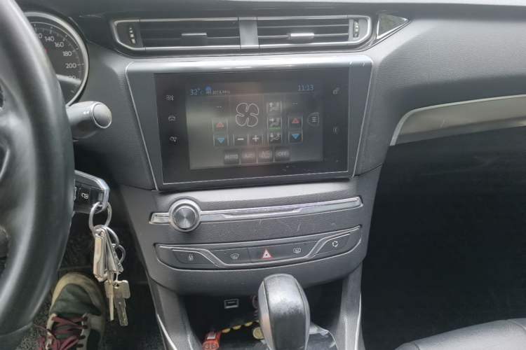 Used Peugeot 408 2016 1.6T Automatic Luxury Edition Audio And AC Panel