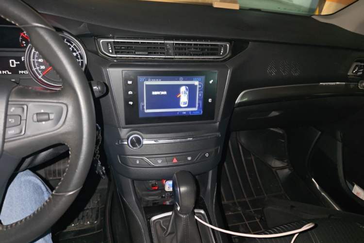 Used Peugeot 408 2016 1.6T Automatic Luxury Edition Audio And AC Panel