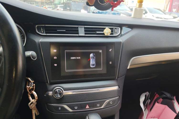 Used Peugeot 408 2016 1.6T Automatic Luxury Edition Audio And AC Panel