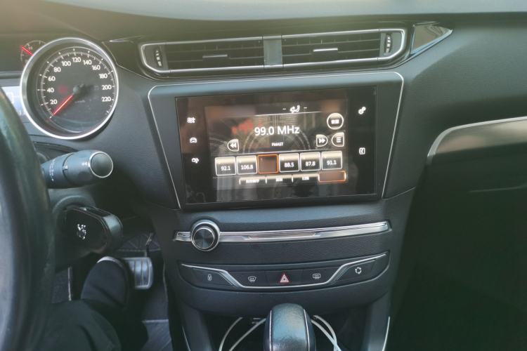 Used Peugeot 408 2016 1.6T Automatic Luxury Edition Audio And AC Panel