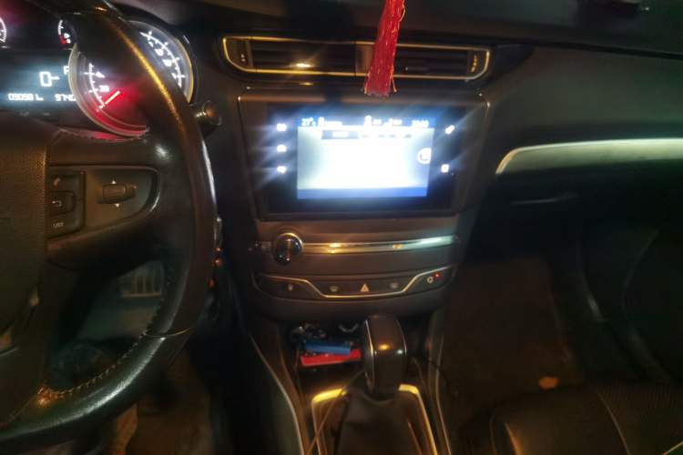Used Peugeot 408 2016 1.6T Automatic Luxury Edition Audio And AC Panel